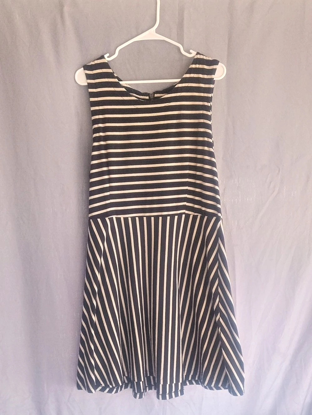 Old Navy Striped Sleeveless Dress in Black & White Size XL